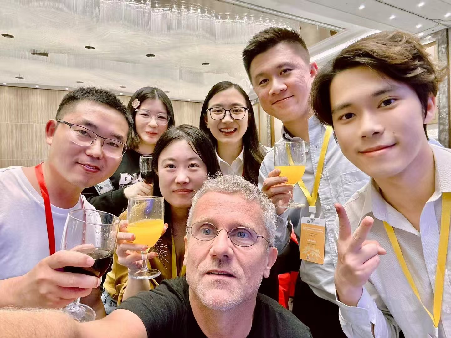 Yilong Wu at the first-day USS dinner with Prof. Carlo Ratti and other attendees.