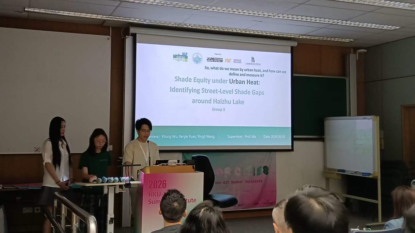 Yilong Wu and group members presenting their Haizhu Lake shade equity project.